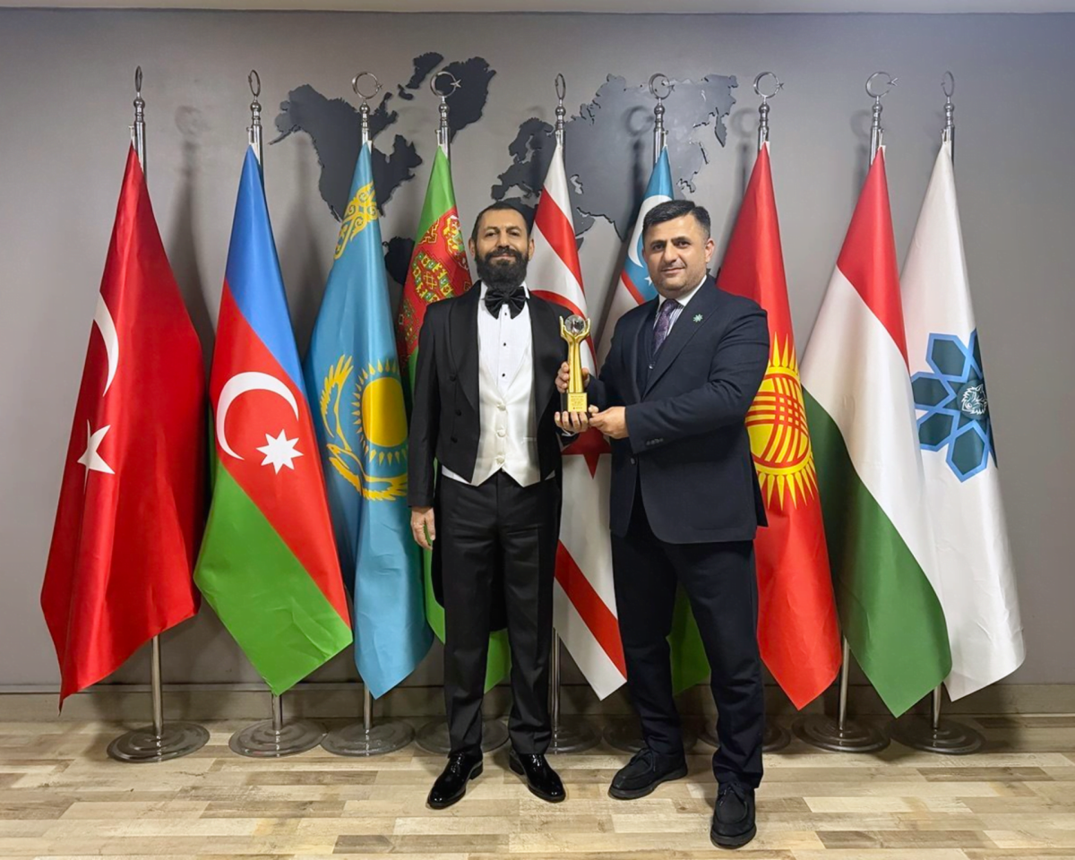 Dünyaca Ünlü Yazar Akif Manaf’a Küresel Bilinç ve Barış Ödülü Verildi